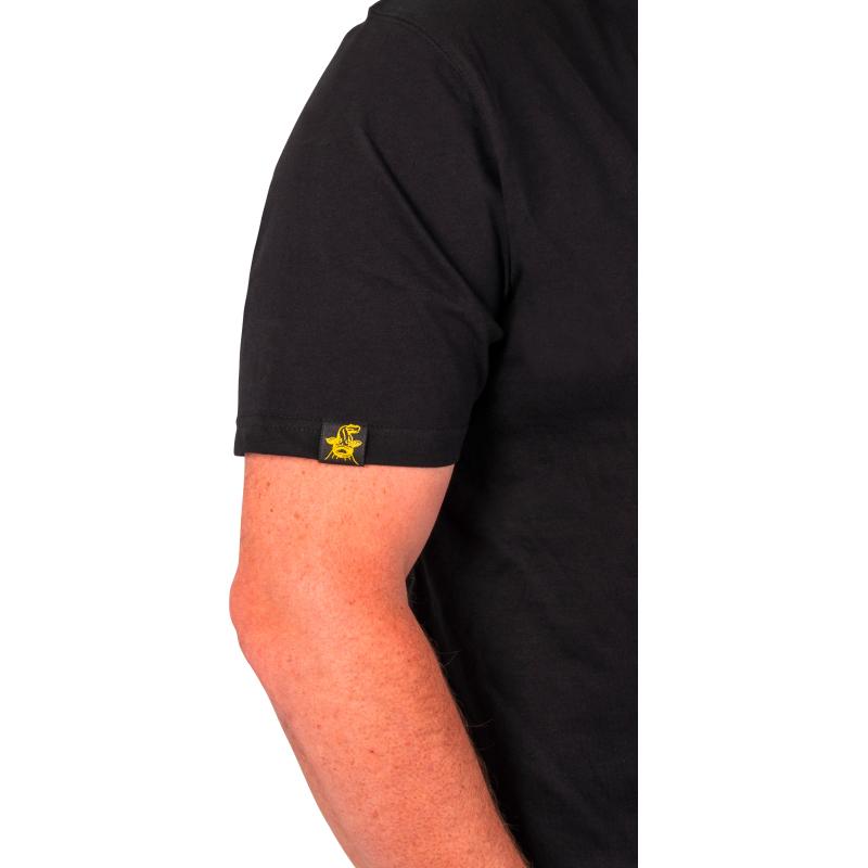 Black Cat Chase Dreams Black Tee XL