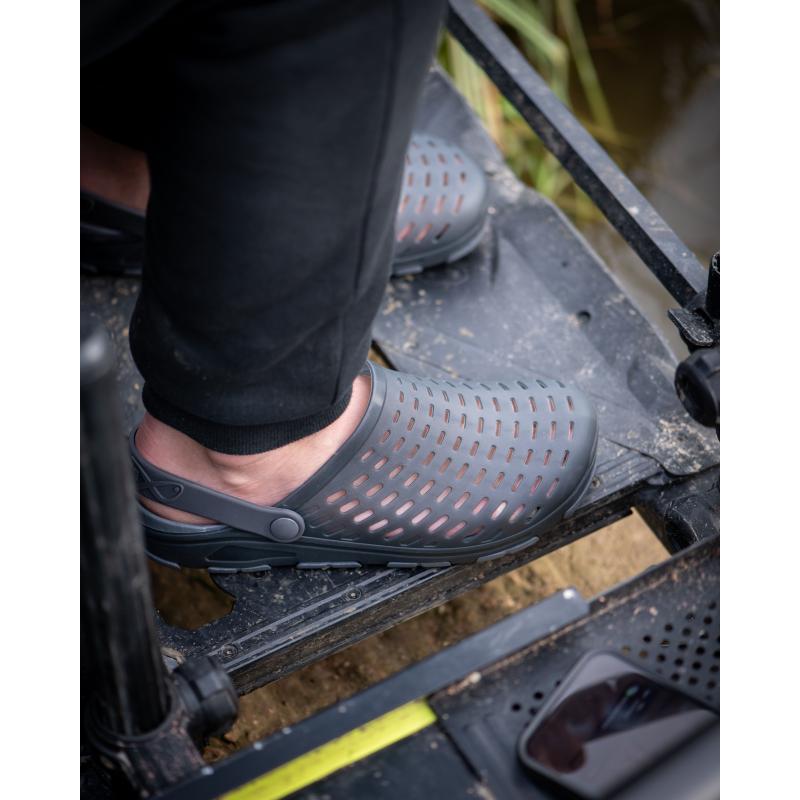 Matrix Clogs UK 9/EU 43